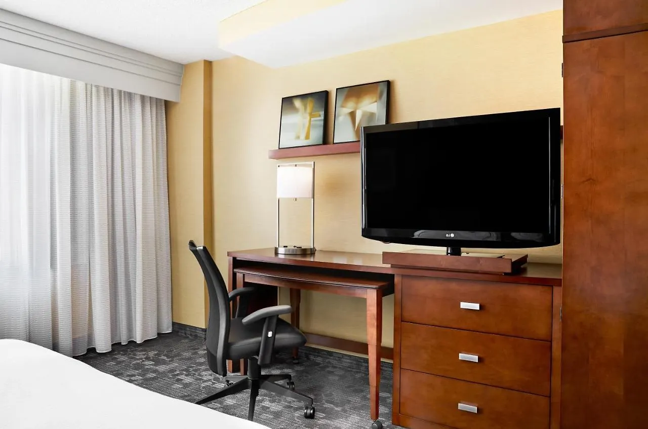 Courtyard By Marriott Norfolk Downtown Hotel