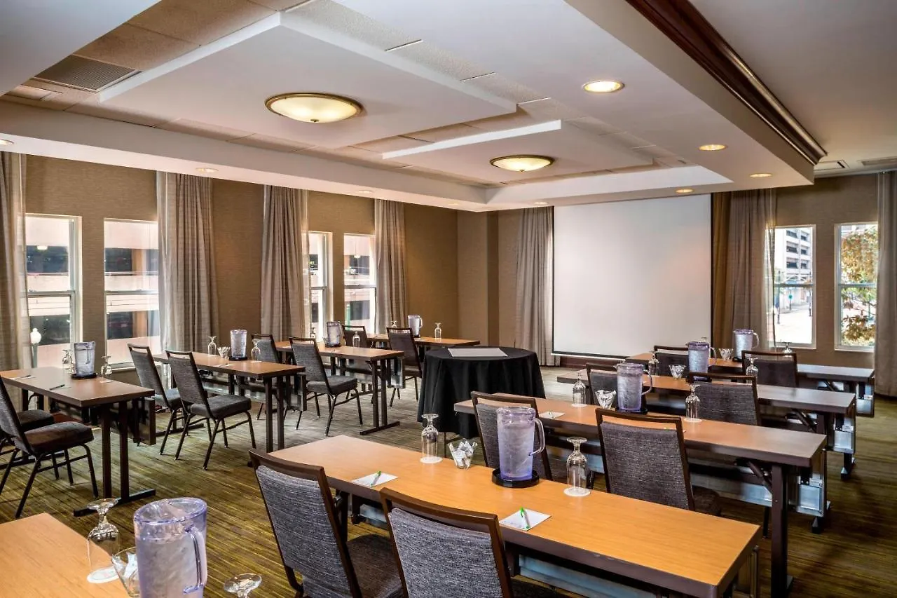 Courtyard By Marriott Norfolk Downtown Hotel